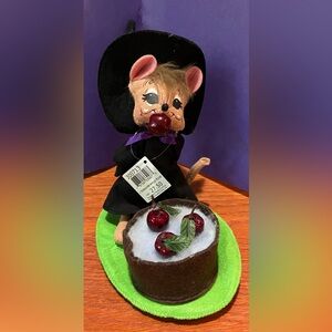 NWT Annalee 6” Bobbing for Apples Witch Mouse 2013 300713